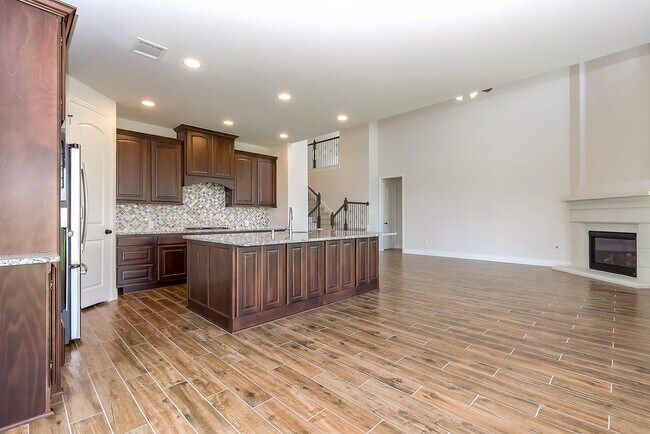 Building Photo - 3410 Willow Cres Ct