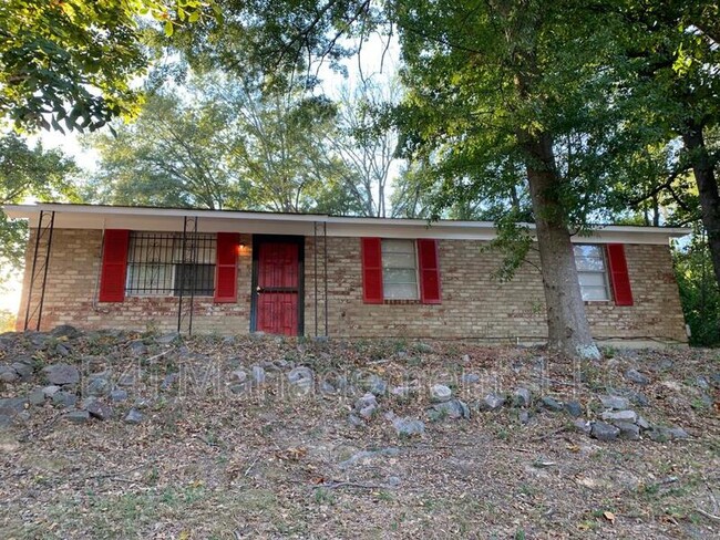 Building Photo - 3025 Sprucewood Dr