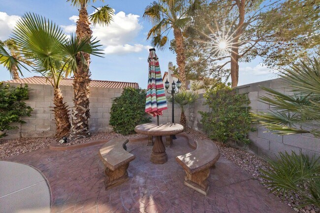 Building Photo - Fully furnished gorgeous Silverado Ranch home!