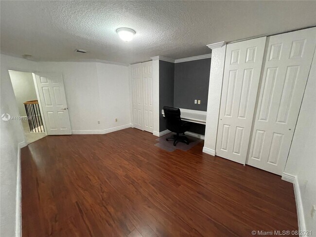 Building Photo - 16331 SW 49th Ct