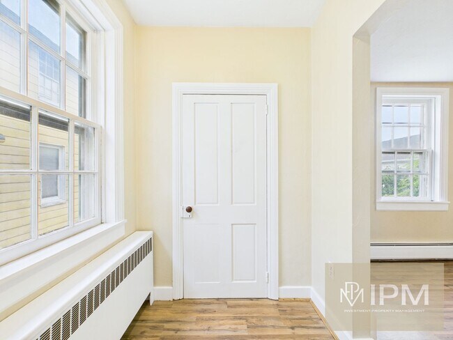 Building Photo - 44 N Main St