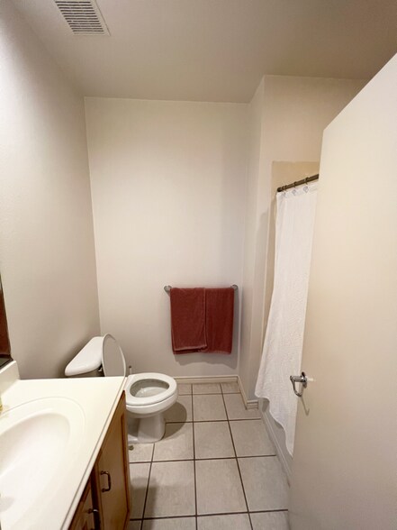 Building Photo - 4330 McKinney Ave