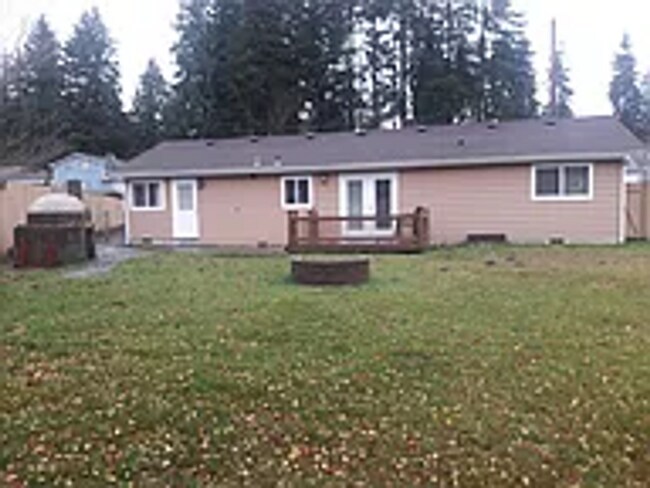 Building Photo - Beautiful 3 bedroom Edmonds Rambler