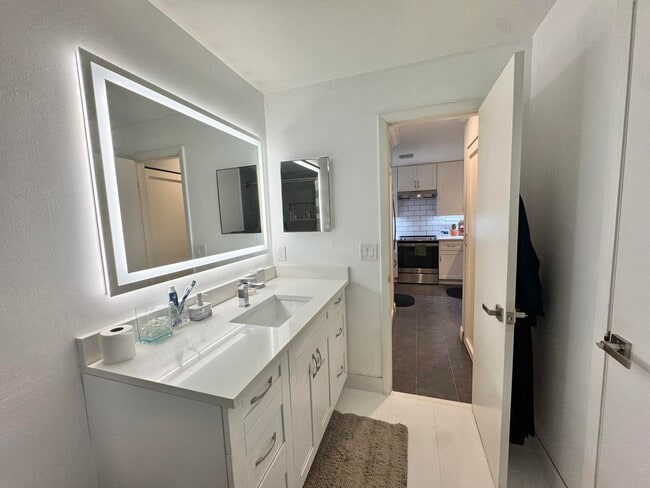 Building Photo - 7174 Sportsman Dr