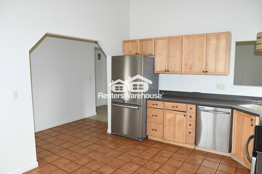 Building Photo - 938 N Evergreen Ct