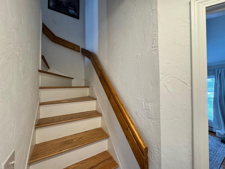 Building Photo - 25 4th St