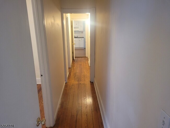 Building Photo - 26 Cook Ave