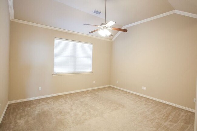 Building Photo - 528 S Greenville Ave