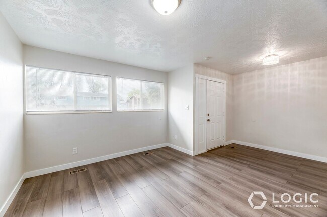 Building Photo - North Provo Duplex
