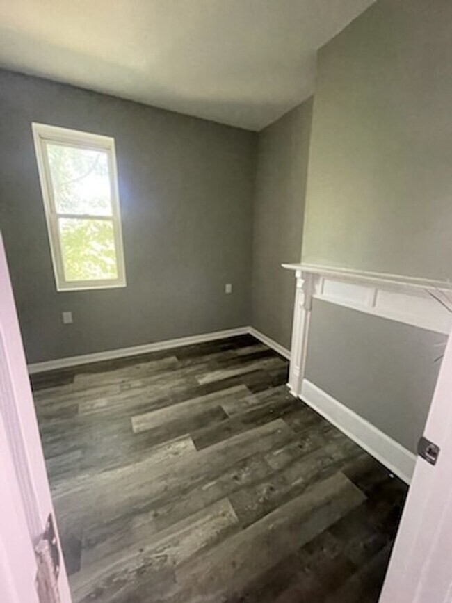Building Photo - Fully Rehabbed 4 bedroom home for rent
