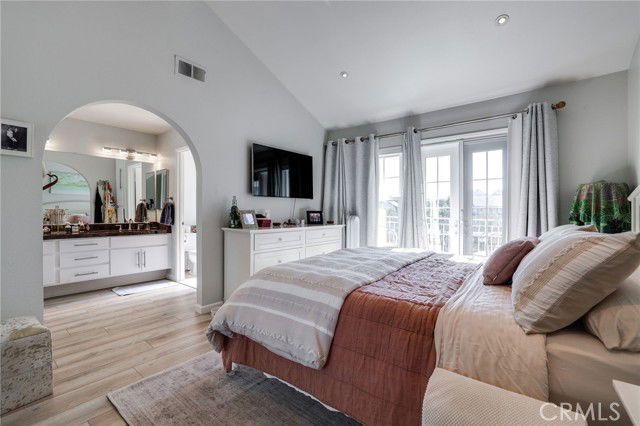 Building Photo - 884 Halyard