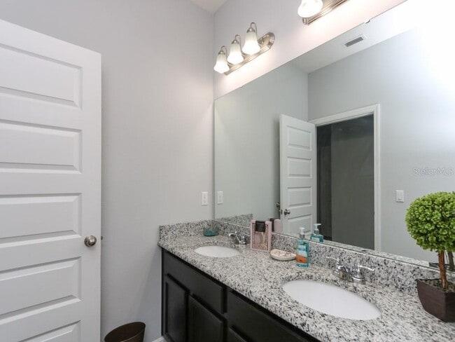 Building Photo - 4136 Cypress Glades Ln