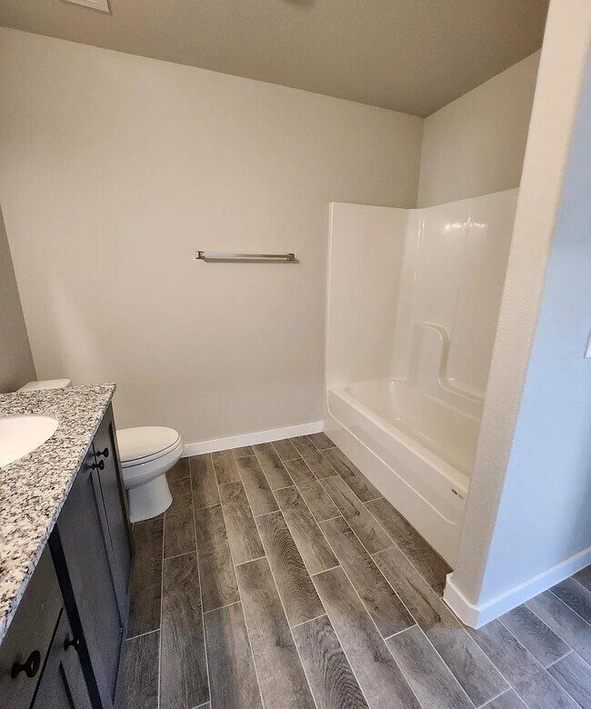 Building Photo - 521 Little Lona Ave