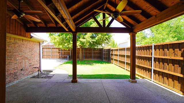 Building Photo - 2210 Garden Crest Dr
