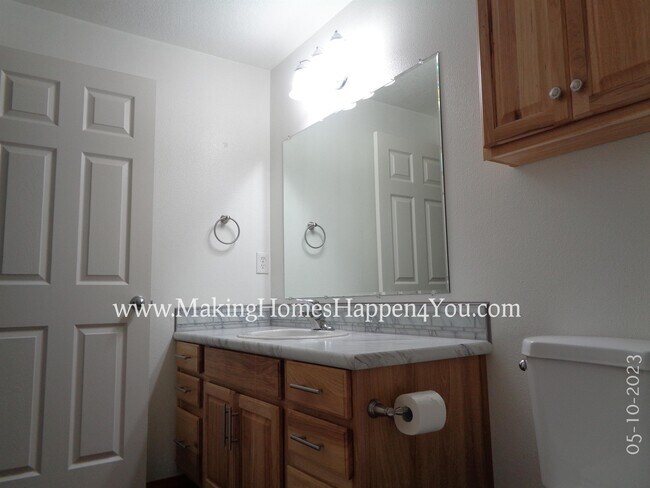 Building Photo - 405 Lavender St