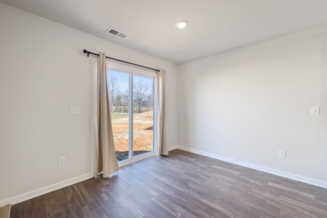 Building Photo - 2110 Briar Run Dr