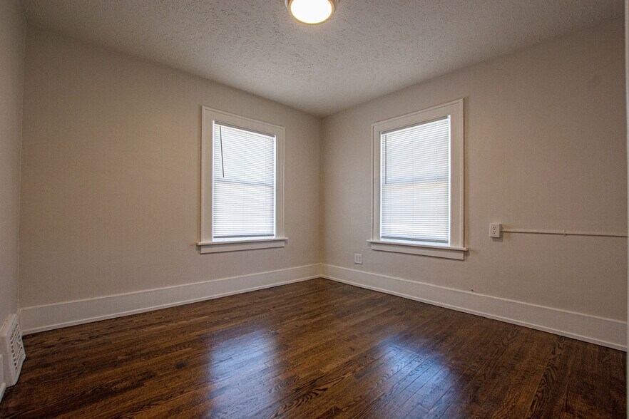 Building Photo - 3812 Dodge St