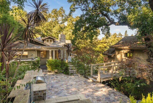 Building Photo - 775 Kirkcrest Rd