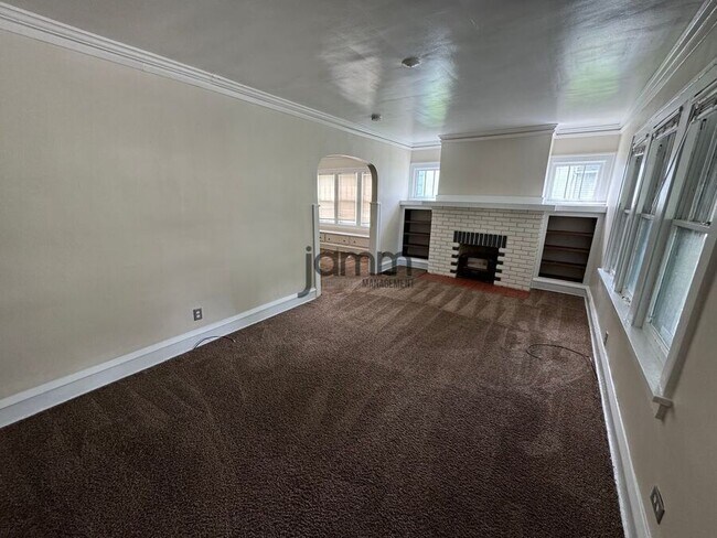 Building Photo - 3705 Cypress Ave