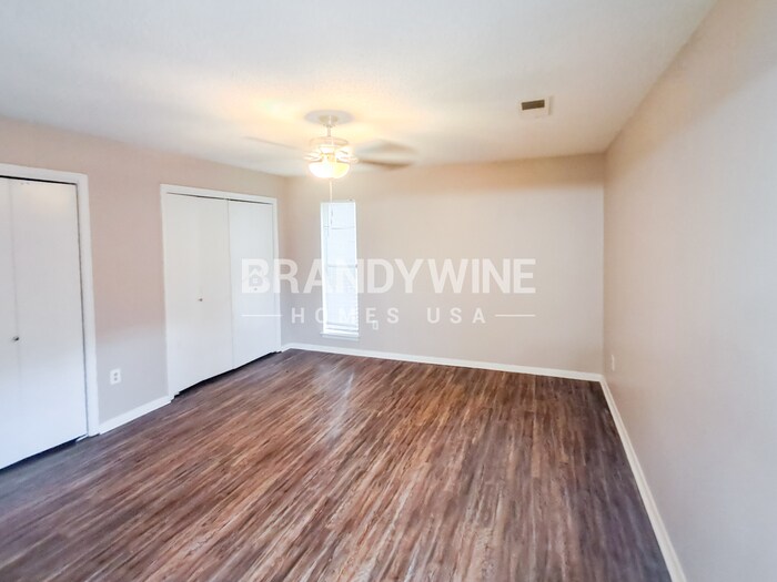 Building Photo - 6309 Golden Park Dr