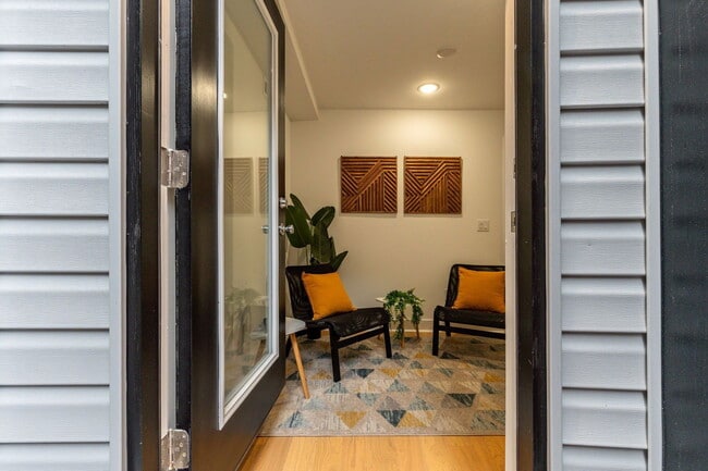 Building Photo - 609 S Orianna St