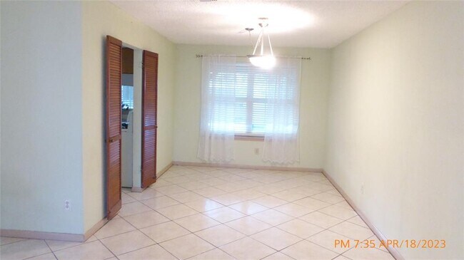 Building Photo - 9402 Towerstone Dr