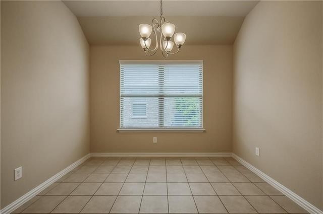 Building Photo - 817 Silver Moon Dr