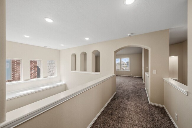 Building Photo - 504 Ridgewater Trail