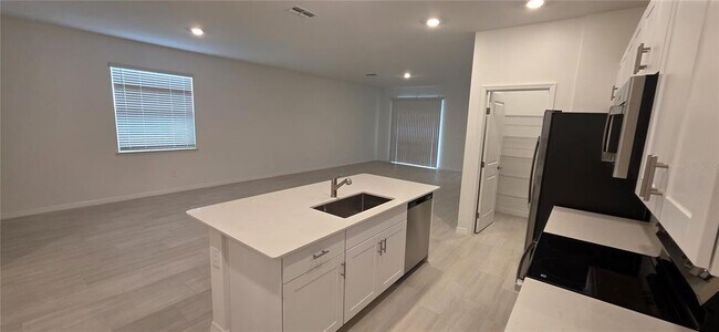 Building Photo - 9436 Scouter Bee Pl