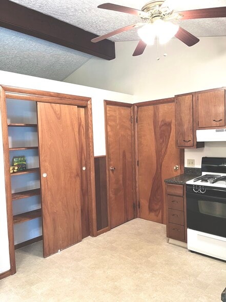 Building Photo - 297 Nokomis Dr