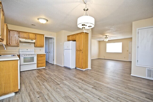 Building Photo - 9050 Grimes Dr