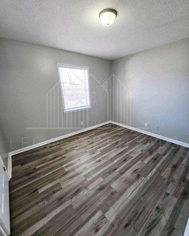 Building Photo - 107 Robbins Dr