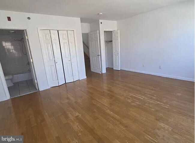 Building Photo - 455 N 12th St