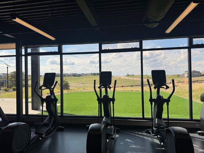 Building Photo - $2,995, 3-bed, 2.5-bath located in Castle ...