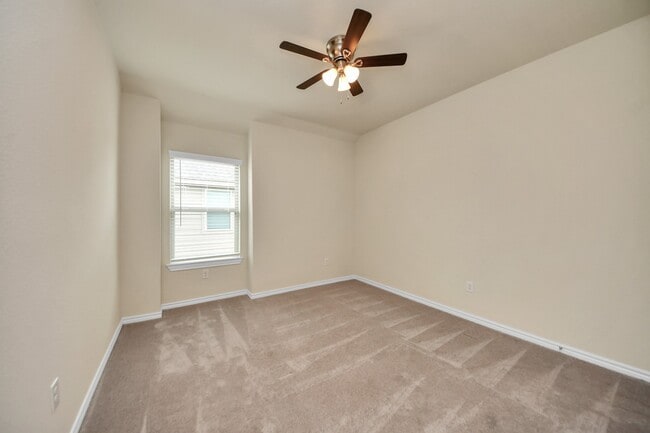 Building Photo - 28215 Shorecrest Ln