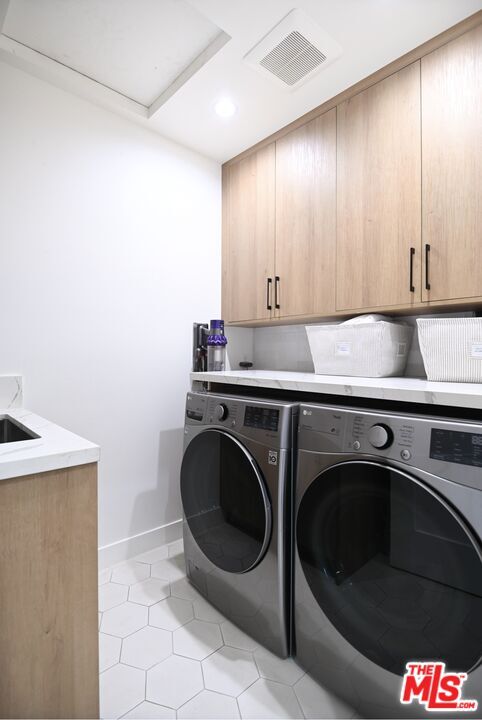 Building Photo - 1430 Stearns Dr