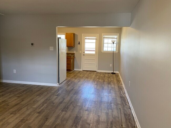 Building Photo - 3963 W Montague Ave