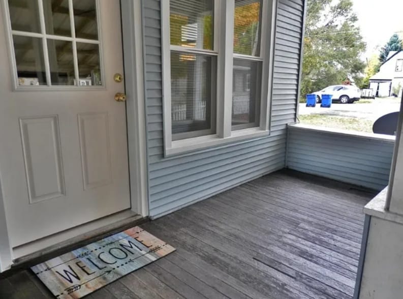 Building Photo - 720 E Ludington Ave