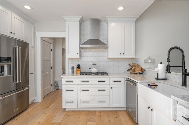 Building Photo - 10 Howley Ln