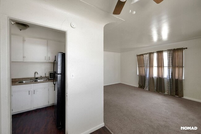 Building Photo - 1932 Del Mar Pkwy