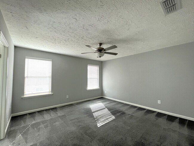 Building Photo - Immaculate 3 Bedroom 3 Bath Townhome in Smyrna!