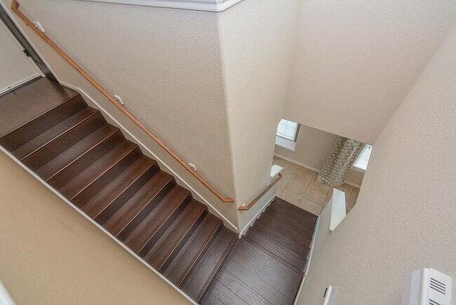 Building Photo - 6490 Calgary Woods Ln