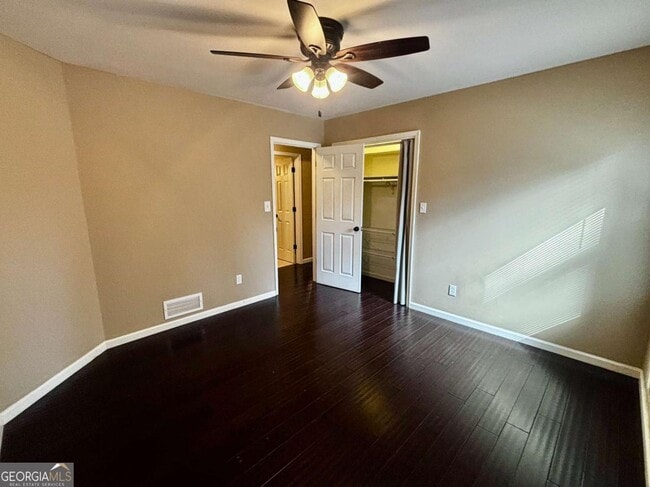 Building Photo - 125 Lantern Ridge Ct