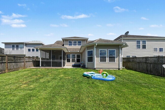 Building Photo - 203 Topsaw Ln