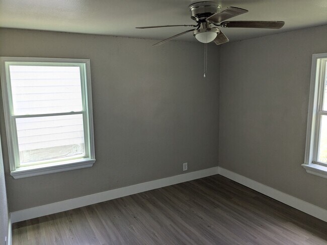 Building Photo - 2517 Goliad St