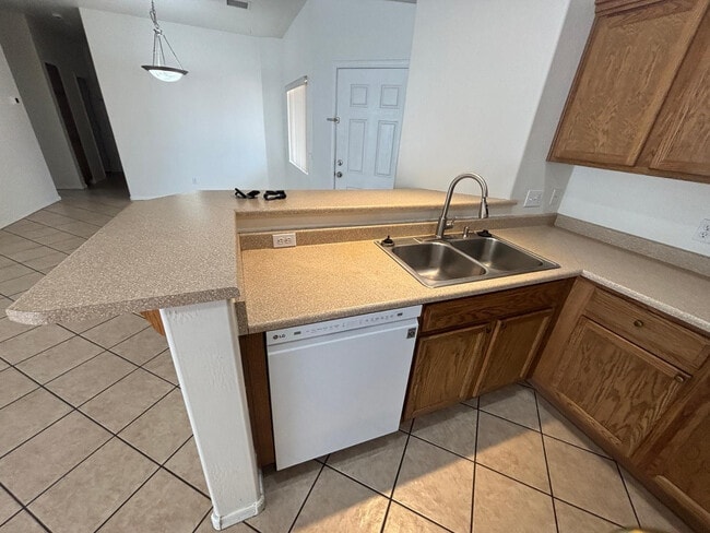 Building Photo - 5036 E Catalina Ct