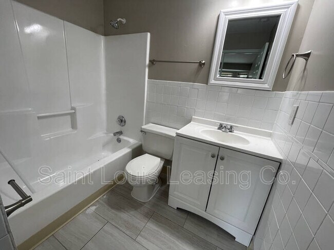 Building Photo - 864 Liberty Village Dr