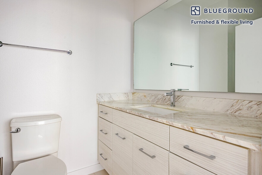 Building Photo - 8600 Burton Wy