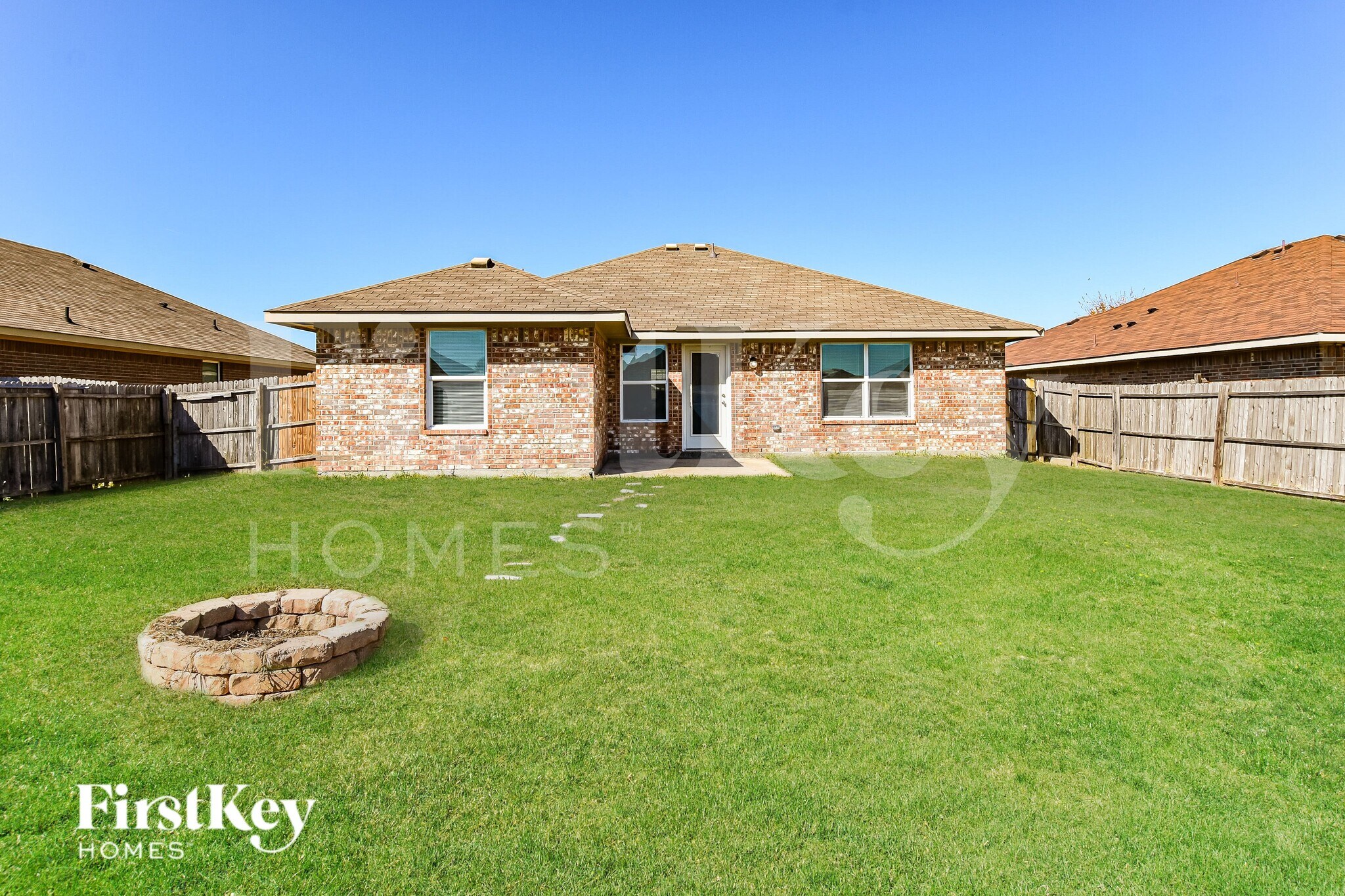 Building Photo - 1818 Willowbrook Dr