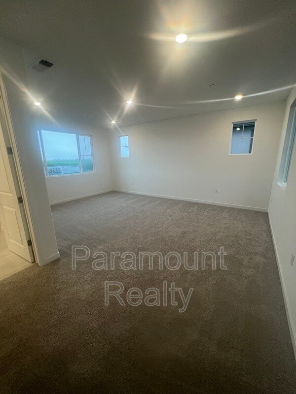 Building Photo - 16516 Barnett St